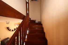 2 Bedroom House near Tombs of the Kings