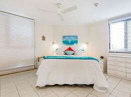 Cairns Ocean View Apartment in Aquarius