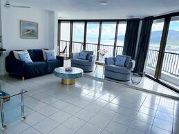 Cairns Ocean View Apartment in Aquarius