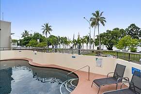 Cairns Ocean View Apartment in Aquarius