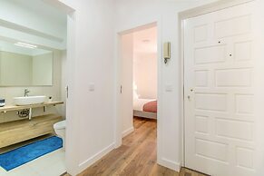 Lisbon Stay at Santo António Flat