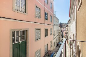 Lisbon Stay at Santo António Flat