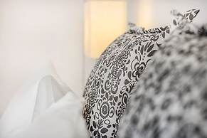 Lisbon Stay at Santo António Flat