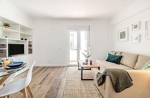 Lisbon Stay at Santo António Flat