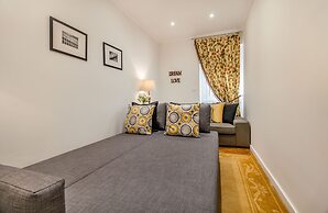 Lisbon Stay at Roma Boulevard Apartment
