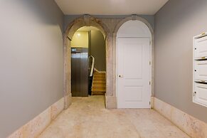 Life is Good in Lisbon Baixa Apartment