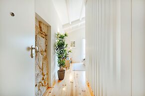 Porto Downtown Studio with Balcony
