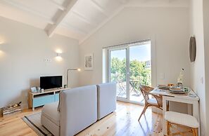 Porto Downtown Studio with Balcony