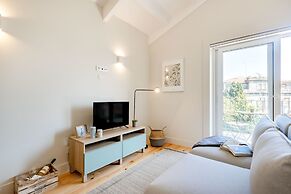 Porto Downtown Studio with Balcony