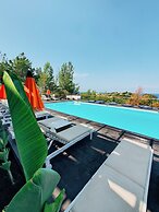 Rocas Roja Beach Hotel