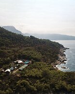 Rocas Roja Beach Hotel