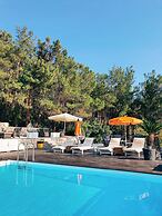 Rocas Roja Beach Hotel