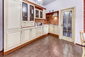 Apartments Vesta by Kazansky Cathedral