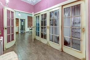 Apartments Vesta by Kazansky Cathedral