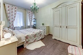 Apartments Vesta by Kazansky Cathedral