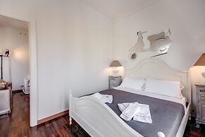 HI River View apartment