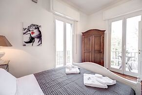 HI River View apartment