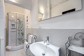 HI River View apartment