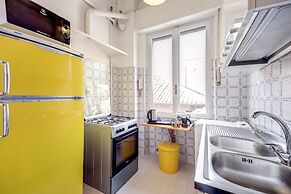 HI River View apartment