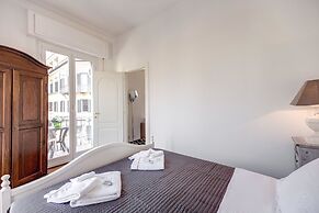 HI River View apartment