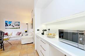 Unique Grand Trevi Fountain Apartment