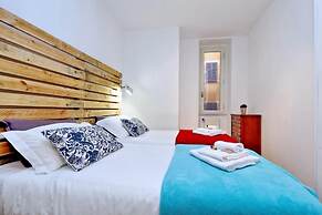 Unique Grand Trevi Fountain Apartment