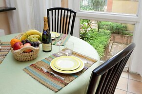 Unique Grand Trevi Fountain Apartment