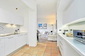 Unique Grand Trevi Fountain Apartment