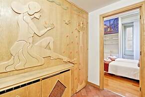 Unique Grand Trevi Fountain Apartment