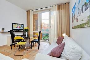 Unique Grand Trevi Fountain Apartment