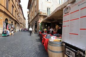 Unique Grand Trevi Fountain Apartment