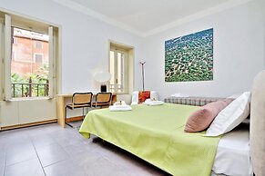 Unique Grand Trevi Fountain Apartment