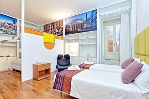 Unique Grand Trevi Fountain Apartment