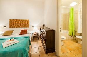 Unique Grand Trevi Fountain Apartment