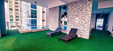 Diaphanous Urban Apartment