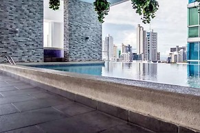 Diaphanous Urban Apartment