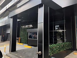 Diaphanous Urban Apartment