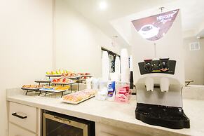 Palace Inn Blue Federal Road