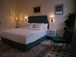 THE GUTMAN TLV - Neve Tzedek