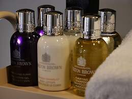 THE GUTMAN TLV - Neve Tzedek