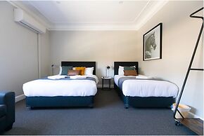 Horse and Jockey Hotel Homebush