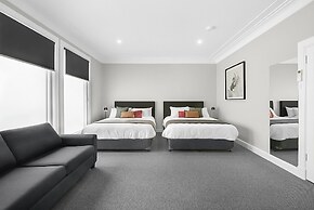 Horse and Jockey Hotel Homebush