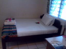 Tropicana Motel & Backpackers