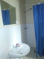 Tropicana Motel & Backpackers