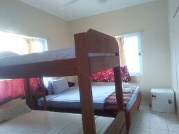 Tropicana Motel & Backpackers