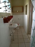 Tropicana Motel & Backpackers