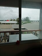 Tropicana Motel & Backpackers