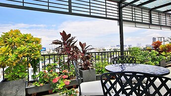 Donald Service Apartment