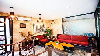 Donald Service Apartment