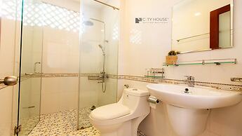 Donald Service Apartment